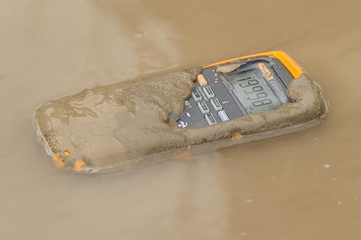 Fluke 87V MAX True-RMS Digital Multimeter, Rugged, Waterproof and Dustproof IP67 Rated, Up to 800 Hour Battery Capacity, Built-In Thermometer, Withstands Drops Up To 13 Feet, Includes TL175 Test Leads